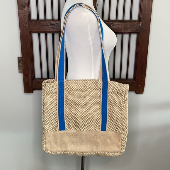 Handbags - BEACH TOTE W INSIDE POCKET & BLUE SHOULDER STRAPS‎
